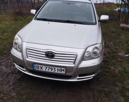 Серый Тойота Авенсис, объемом двигателя 1.8 л и пробегом 260 тыс. км за 5300 $, фото 1 на Automoto.ua