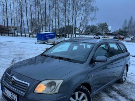 Серый Тойота Авенсис, объемом двигателя 2 л и пробегом 270 тыс. км за 2200 $, фото 1 на Automoto.ua