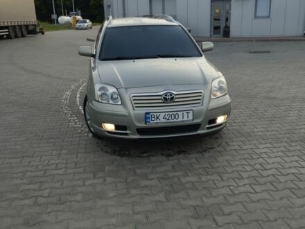 Сірий Тойота Авенсіс, об'ємом двигуна 2 л та пробігом 237 тис. км за 4700 $, фото 1 на Automoto.ua