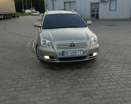Серый Тойота Авенсис, объемом двигателя 2 л и пробегом 237 тыс. км за 4700 $, фото 1 на Automoto.ua
