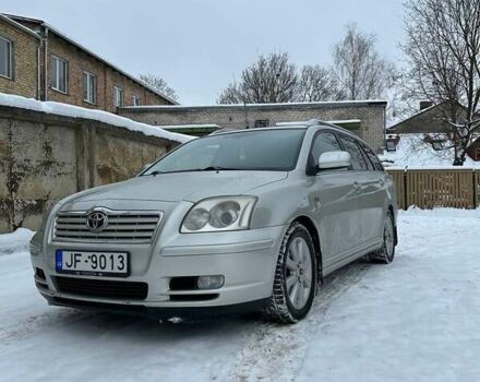 Серый Тойота Авенсис, объемом двигателя 2 л и пробегом 315 тыс. км за 2800 $, фото 1 на Automoto.ua