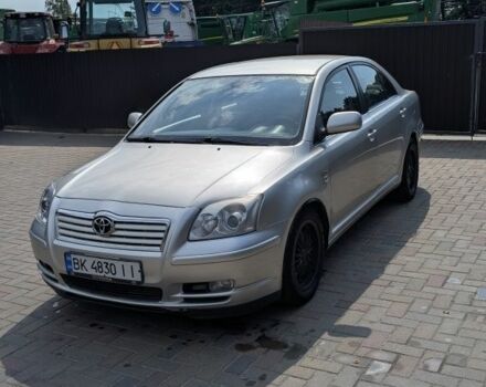 Серый Тойота Авенсис, объемом двигателя 2 л и пробегом 230 тыс. км за 3850 $, фото 1 на Automoto.ua