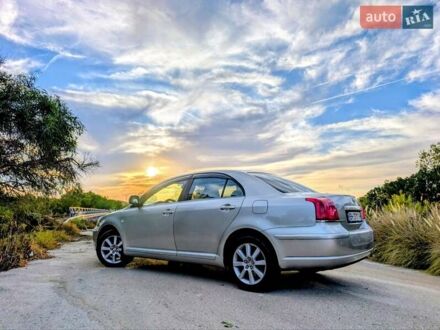 Серый Тойота Авенсис, объемом двигателя 2 л и пробегом 250 тыс. км за 6400 $, фото 1 на Automoto.ua