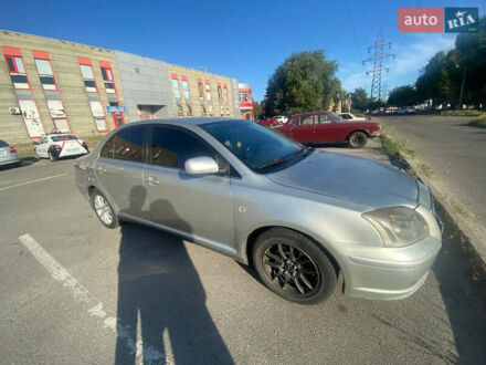 Серый Тойота Авенсис, объемом двигателя 1.8 л и пробегом 303 тыс. км за 3850 $, фото 1 на Automoto.ua