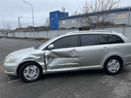 Серый Тойота Авенсис, объемом двигателя 2 л и пробегом 325 тыс. км за 3000 $, фото 1 на Automoto.ua