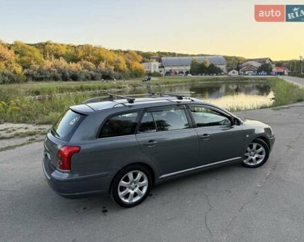 Серый Тойота Авенсис, объемом двигателя 1.8 л и пробегом 207 тыс. км за 5400 $, фото 1 на Automoto.ua