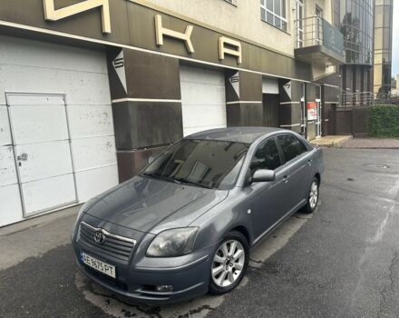 Серый Тойота Авенсис, объемом двигателя 2 л и пробегом 350 тыс. км за 4200 $, фото 1 на Automoto.ua