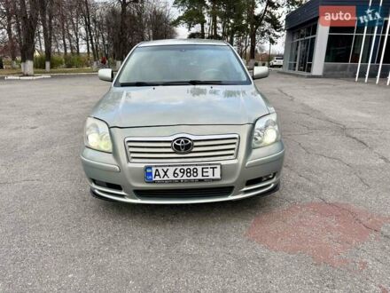 Серый Тойота Авенсис, объемом двигателя 1.79 л и пробегом 265 тыс. км за 5400 $, фото 1 на Automoto.ua