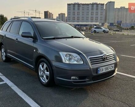 Серый Тойота Авенсис, объемом двигателя 1.8 л и пробегом 294 тыс. км за 5400 $, фото 1 на Automoto.ua