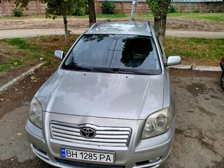 Серый Тойота Авенсис, объемом двигателя 2 л и пробегом 288 тыс. км за 5500 $, фото 1 на Automoto.ua