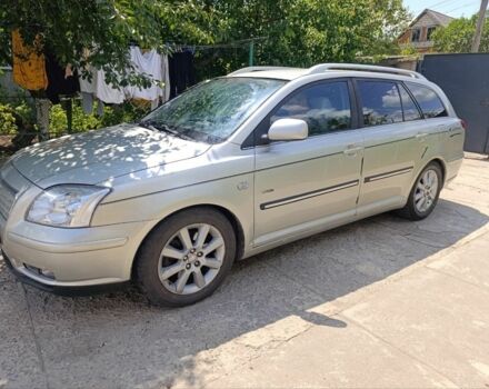 Серый Тойота Авенсис, объемом двигателя 2 л и пробегом 216 тыс. км за 4500 $, фото 1 на Automoto.ua