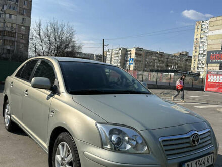 Тойота Авенсис 2004 в Киеве на Automoto.ua Серый Тойота Авенсис, объемом двигателя 2 л и пробегом 237 тыс. км за 5400 $, фото 1 на Automoto.ua