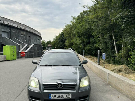 Серый Тойота Авенсис, объемом двигателя 2.01 л и пробегом 353 тыс. км за 5300 $, фото 1 на Automoto.ua