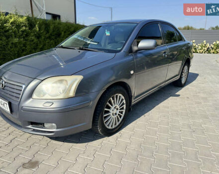 Серый Тойота Авенсис, объемом двигателя 2 л и пробегом 260 тыс. км за 4600 $, фото 1 на Automoto.ua