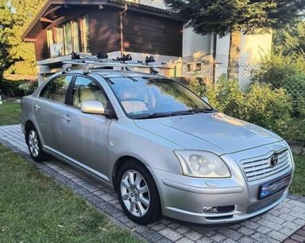Серый Тойота Авенсис, объемом двигателя 2 л и пробегом 245 тыс. км за 2904 $, фото 1 на Automoto.ua