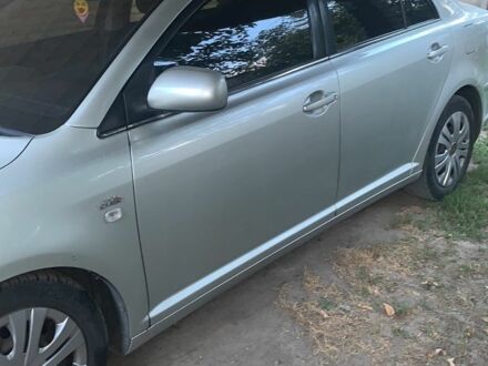 Сірий Тойота Авенсіс, об'ємом двигуна 2 л та пробігом 180 тис. км за 3750 $, фото 1 на Automoto.ua