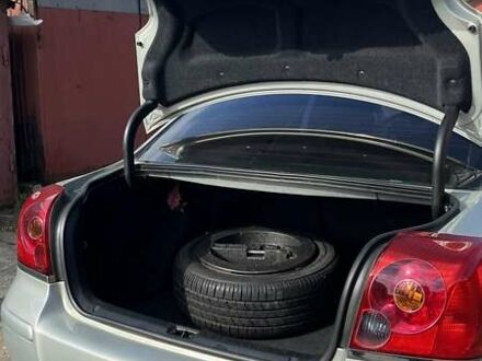 Сірий Тойота Авенсіс, об'ємом двигуна 1.8 л та пробігом 228 тис. км за 6800 $, фото 1 на Automoto.ua