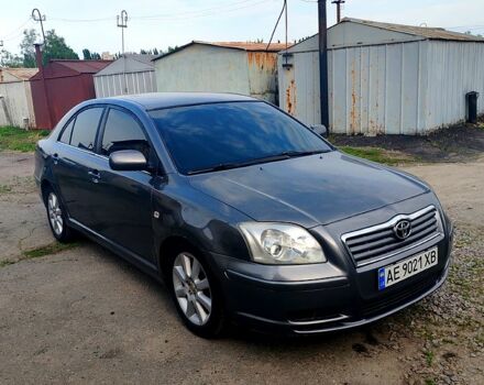 Серый Тойота Авенсис, объемом двигателя 1.8 л и пробегом 300 тыс. км за 5500 $, фото 1 на Automoto.ua