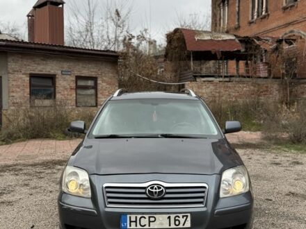 Серый Тойота Авенсис, объемом двигателя 2 л и пробегом 300 тыс. км за 3250 $, фото 1 на Automoto.ua