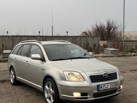 Серый Тойота Авенсис, объемом двигателя 2 л и пробегом 300 тыс. км за 3250 $, фото 1 на Automoto.ua