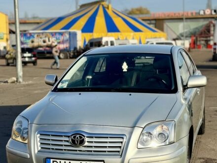 Серый Тойота Авенсис, объемом двигателя 2 л и пробегом 207 тыс. км за 2341 $, фото 1 на Automoto.ua