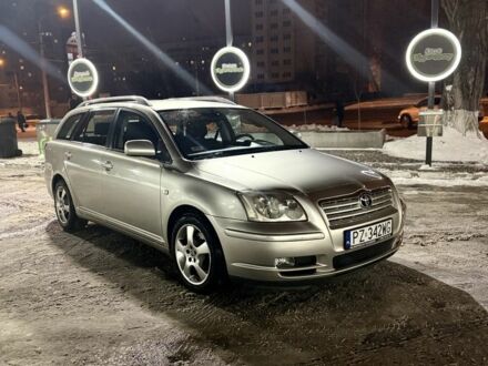 Серый Тойота Авенсис, объемом двигателя 2 л и пробегом 300 тыс. км за 3100 $, фото 1 на Automoto.ua