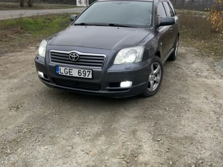 Серый Тойота Авенсис, объемом двигателя 2 л и пробегом 300 тыс. км за 2600 $, фото 1 на Automoto.ua
