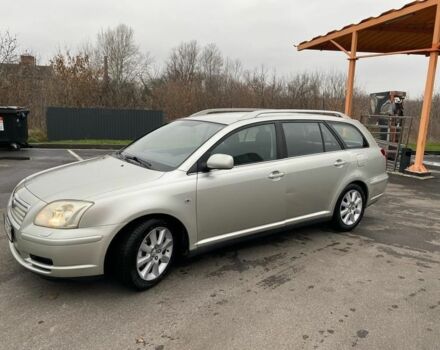 Серый Тойота Авенсис, объемом двигателя 1.8 л и пробегом 220 тыс. км за 5500 $, фото 1 на Automoto.ua