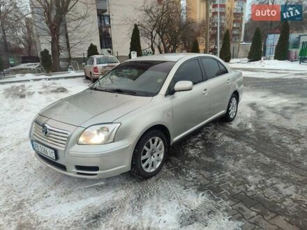 Серый Тойота Авенсис, объемом двигателя 1.6 л и пробегом 301 тыс. км за 5400 $, фото 1 на Automoto.ua