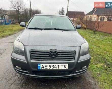 Серый Тойота Авенсис, объемом двигателя 1.79 л и пробегом 429 тыс. км за 6000 $, фото 1 на Automoto.ua