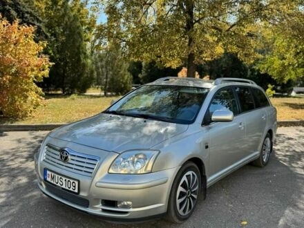 Серый Тойота Авенсис, объемом двигателя 2 л и пробегом 300 тыс. км за 2900 $, фото 1 на Automoto.ua