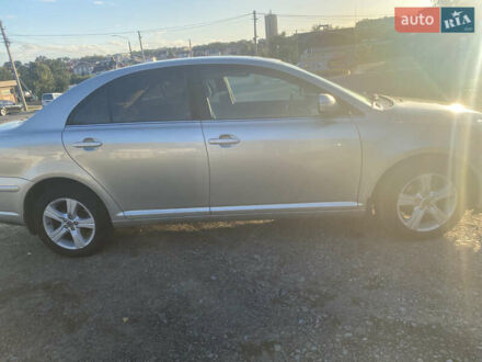Серый Тойота Авенсис, объемом двигателя 1.79 л и пробегом 245 тыс. км за 3800 $, фото 1 на Automoto.ua