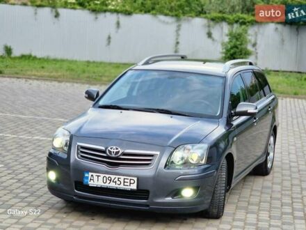 Серый Тойота Авенсис, объемом двигателя 2.2 л и пробегом 266 тыс. км за 7100 $, фото 1 на Automoto.ua