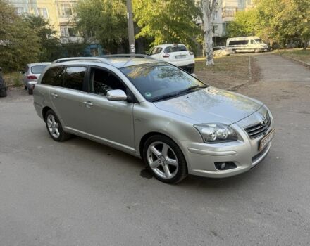 Серый Тойота Авенсис, объемом двигателя 2.2 л и пробегом 300 тыс. км за 4950 $, фото 1 на Automoto.ua