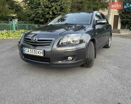 Сірий Тойота Авенсіс, об'ємом двигуна 2.2 л та пробігом 253 тис. км за 7700 $, фото 1 на Automoto.ua
