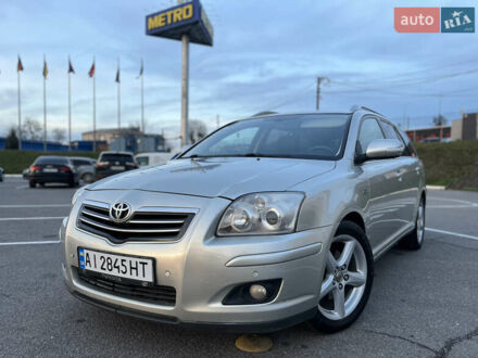 Серый Тойота Авенсис, объемом двигателя 2.2 л и пробегом 299 тыс. км за 7200 $, фото 1 на Automoto.ua