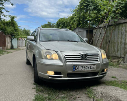 Серый Тойота Авенсис, объемом двигателя 2.23 л и пробегом 400 тыс. км за 6000 $, фото 1 на Automoto.ua