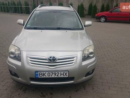 Серый Тойота Авенсис, объемом двигателя 1.79 л и пробегом 190 тыс. км за 6000 $, фото 1 на Automoto.ua