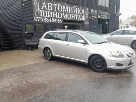 Серый Тойота Авенсис, объемом двигателя 2 л и пробегом 290 тыс. км за 2600 $, фото 1 на Automoto.ua