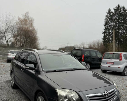 Серый Тойота Авенсис, объемом двигателя 2 л и пробегом 194 тыс. км за 7800 $, фото 1 на Automoto.ua