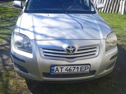 Серый Тойота Авенсис, объемом двигателя 2 л и пробегом 246 тыс. км за 4800 $, фото 1 на Automoto.ua