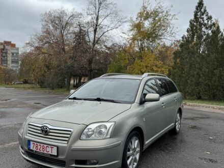 Серый Тойота Авенсис, объемом двигателя 2.2 л и пробегом 300 тыс. км за 2800 $, фото 1 на Automoto.ua