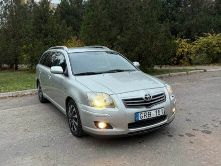 Серый Тойота Авенсис, объемом двигателя 2.2 л и пробегом 300 тыс. км за 3400 $, фото 1 на Automoto.ua