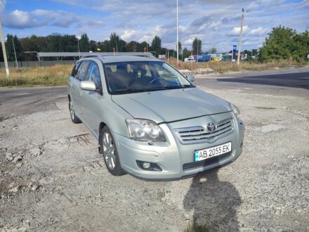 Серый Тойота Авенсис, объемом двигателя 2 л и пробегом 325 тыс. км за 5700 $, фото 1 на Automoto.ua