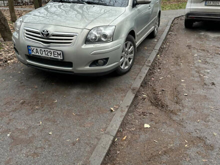 Серый Тойота Авенсис, объемом двигателя 2 л и пробегом 243 тыс. км за 6850 $, фото 1 на Automoto.ua