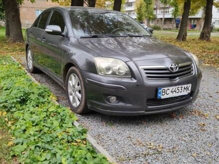 Серый Тойота Авенсис, объемом двигателя 1.8 л и пробегом 194 тыс. км за 8000 $, фото 1 на Automoto.ua