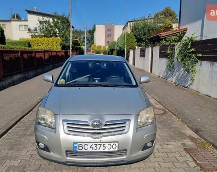Серый Тойота Авенсис, объемом двигателя 2 л и пробегом 170 тыс. км за 7000 $, фото 1 на Automoto.ua