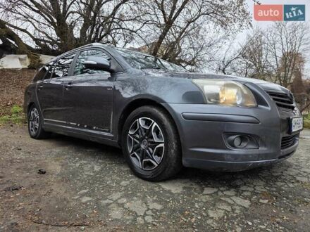 Серый Тойота Авенсис, объемом двигателя 2.2 л и пробегом 340 тыс. км за 3999 $, фото 1 на Automoto.ua