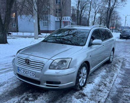 Серый Тойота Авенсис, объемом двигателя 2 л и пробегом 250 тыс. км за 4700 $, фото 1 на Automoto.ua