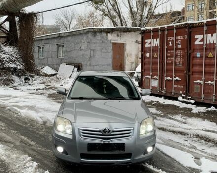 Серый Тойота Авенсис, объемом двигателя 1.8 л и пробегом 250 тыс. км за 3500 $, фото 1 на Automoto.ua